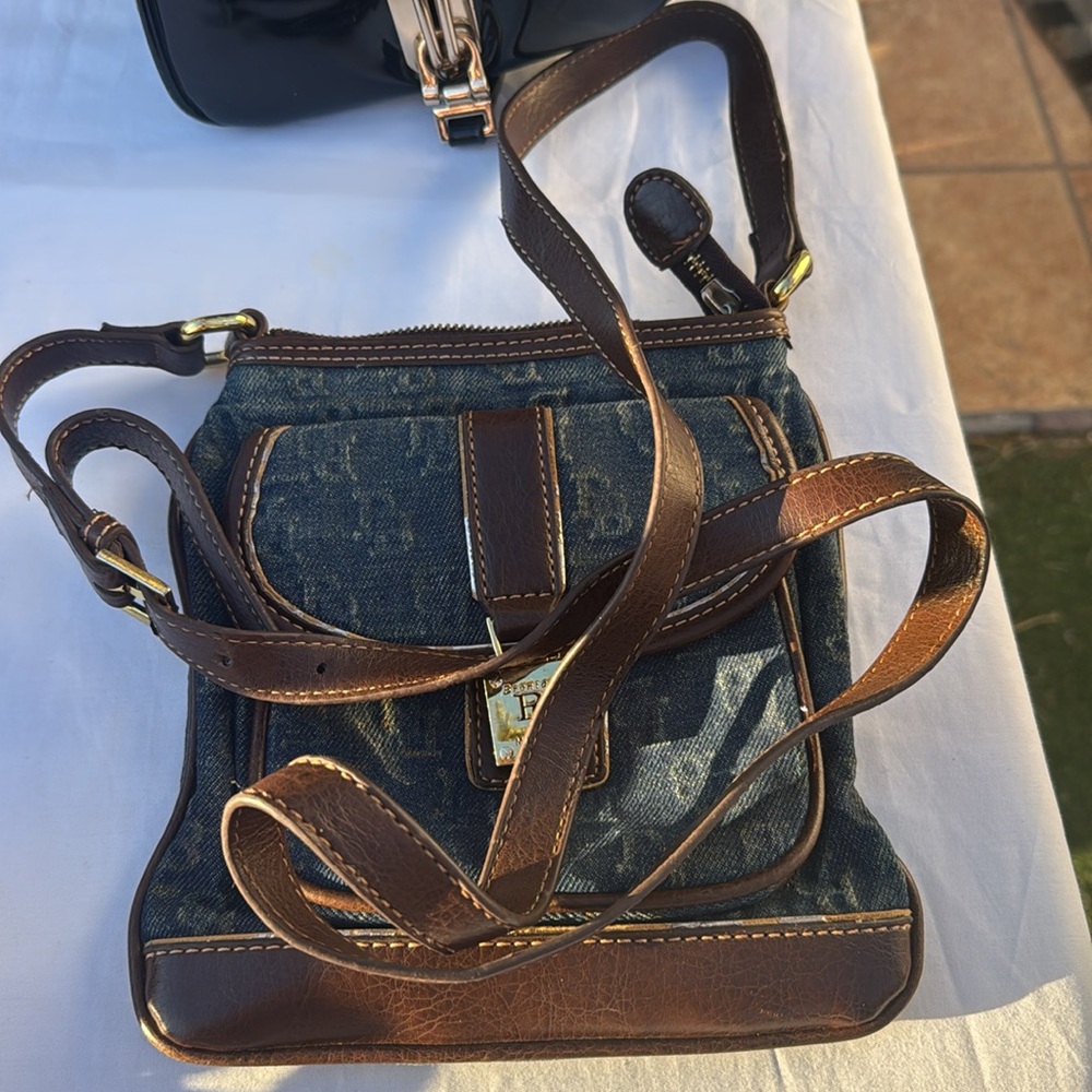 Purse - Picture 2 of 3
